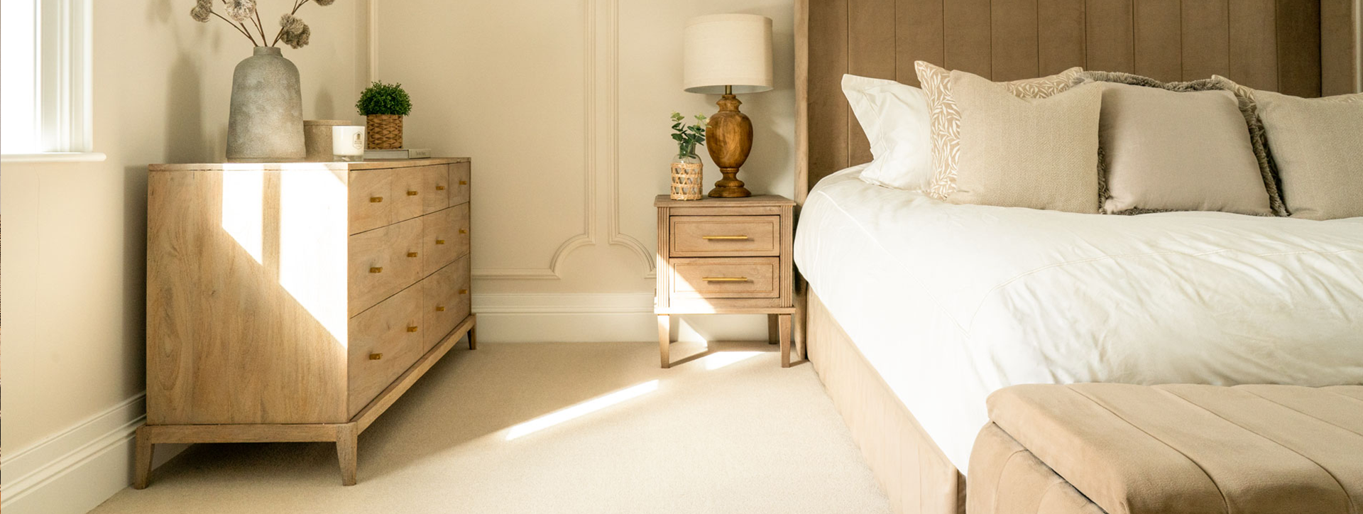 Grange range with bed and table.